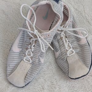 Good Condition: Nike Fabric/Mesh Water Shoes Women 7